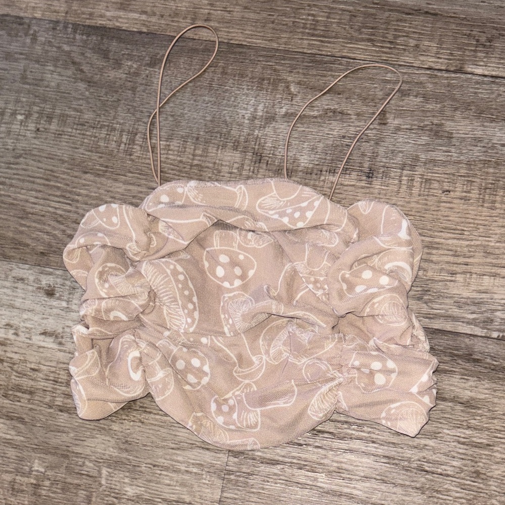 SHEIN Beige Mushroom Print Crop Top